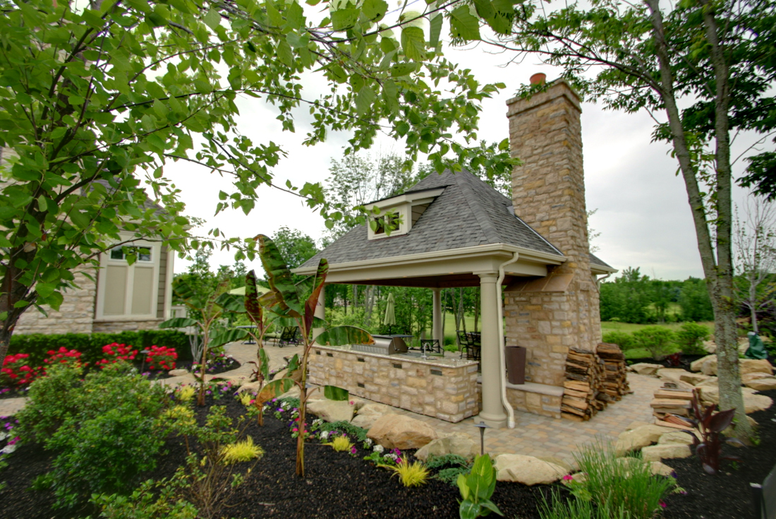 luxury outdoor kitchen