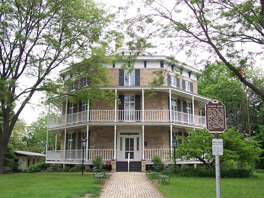 octagonal house