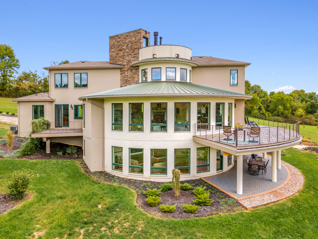 curved house with curved deck